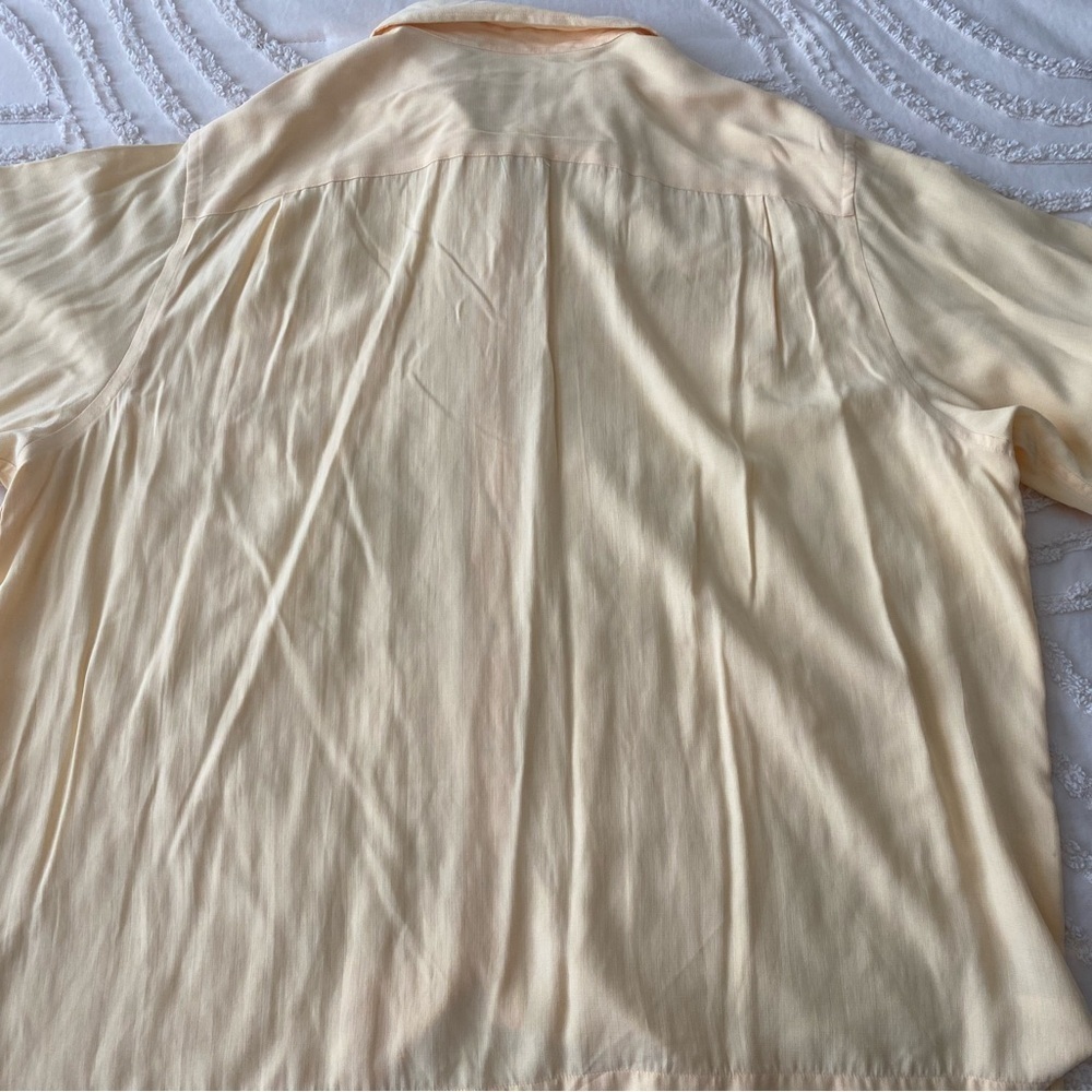 Roundtree & Yorke Men's Cream Button-Down Shirt - Picture 2 of 6
